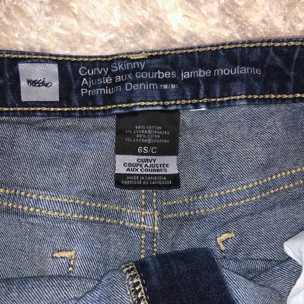 Jeans - Picture 2 of 3